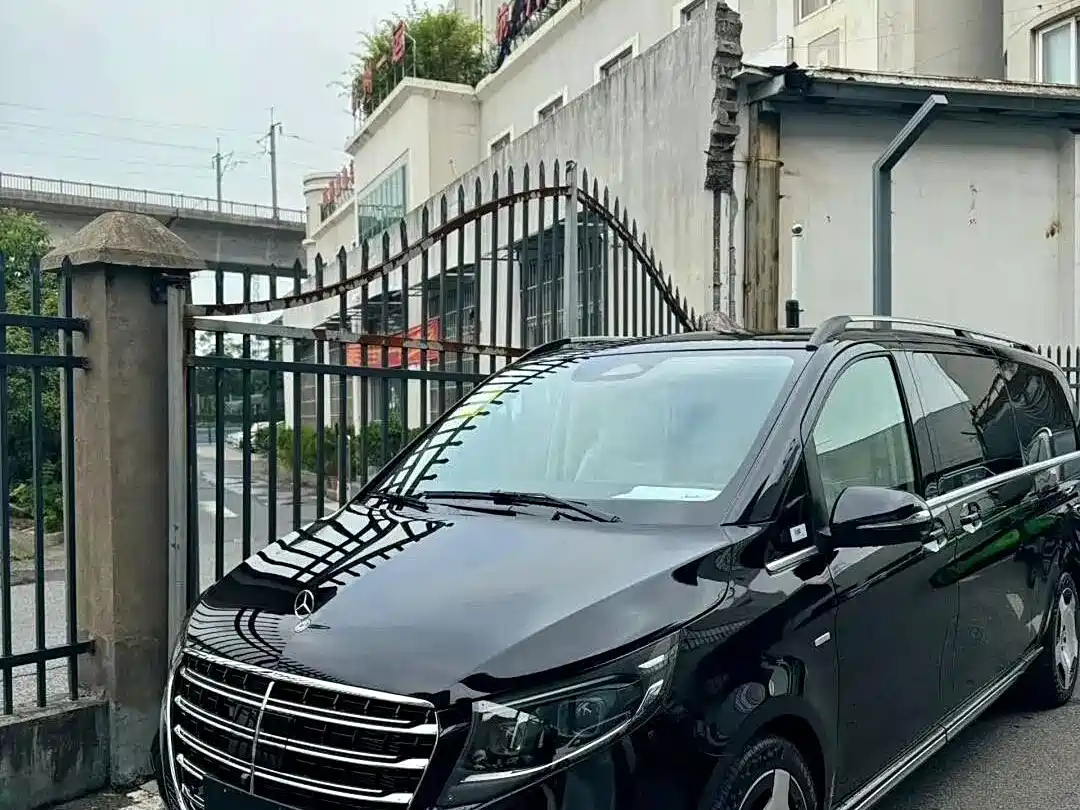 MERCEDES BENZ V-CLASS 2024