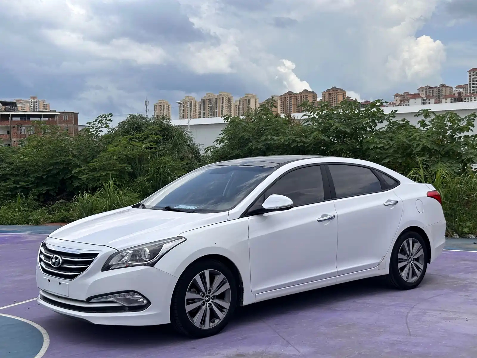 HYUNDAI MISTRA 2014