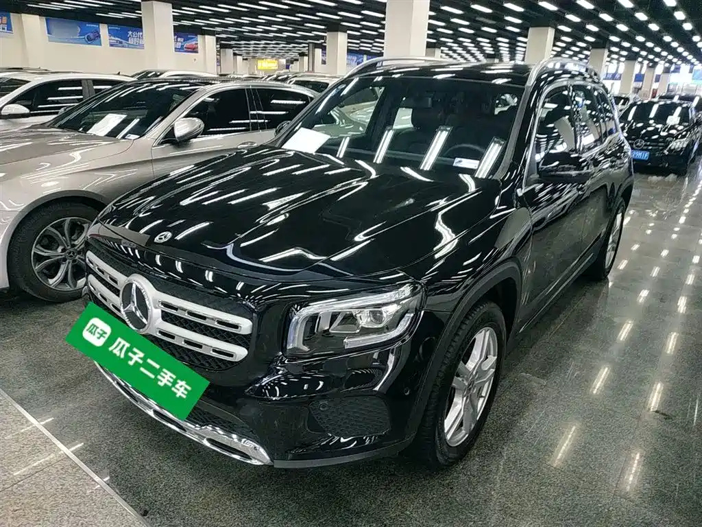 MERCEDES BENZ GLB 2023