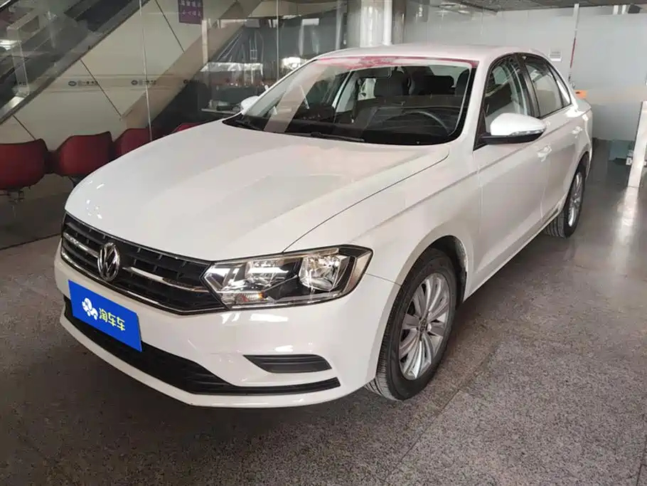 VOLKSWAGEN BORA 2019