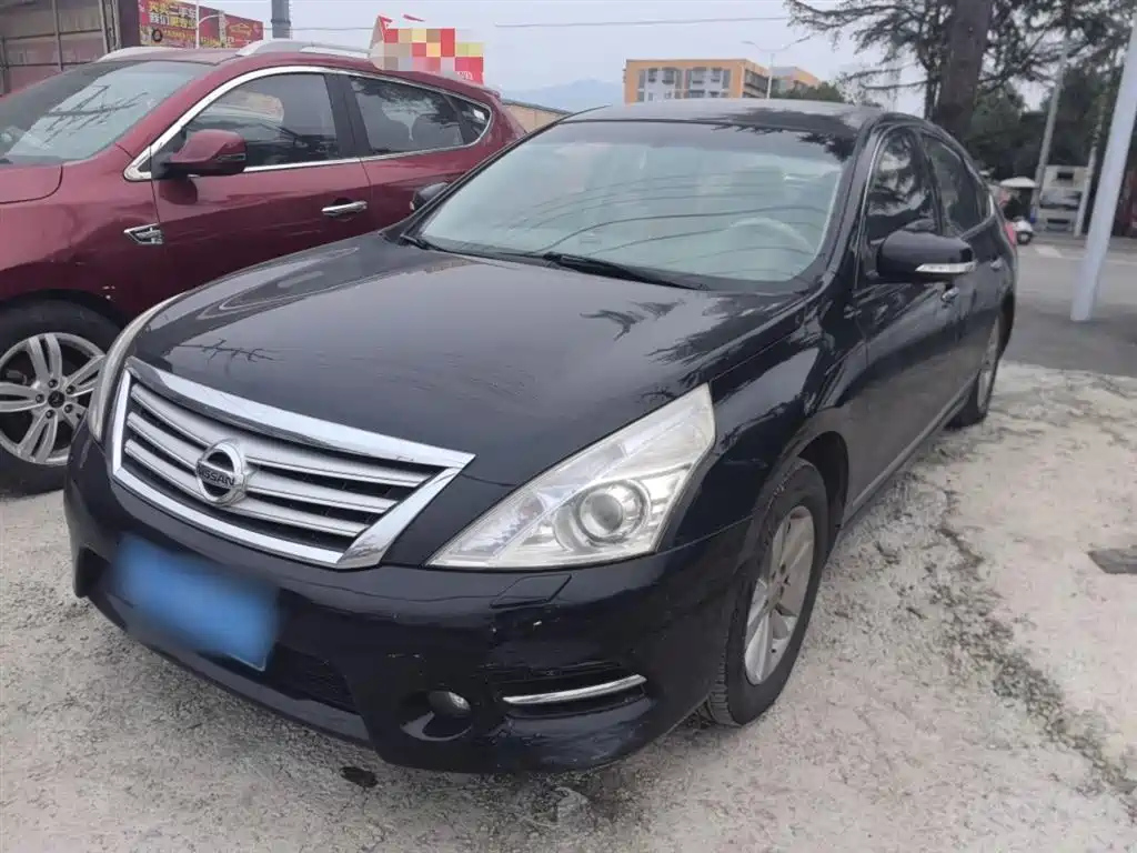 NISSAN TEANA 2011