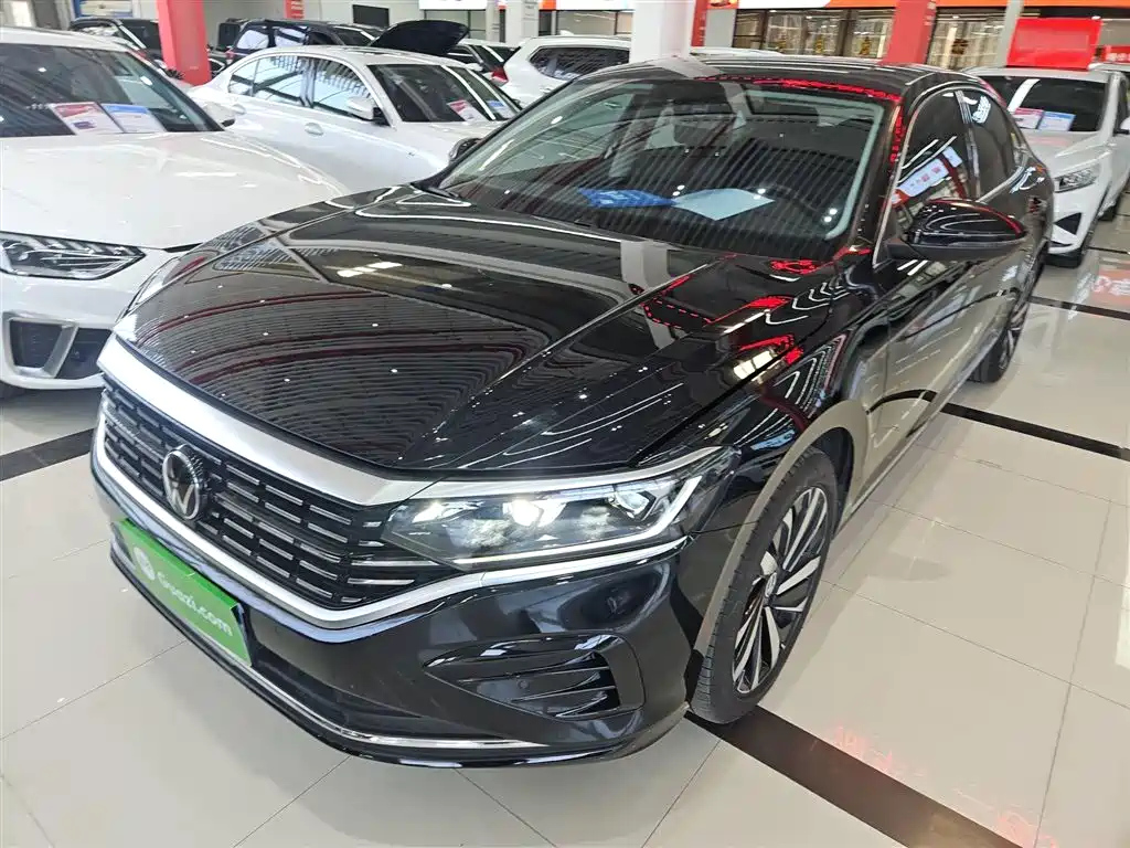 VOLKSWAGEN PASSAT 2023