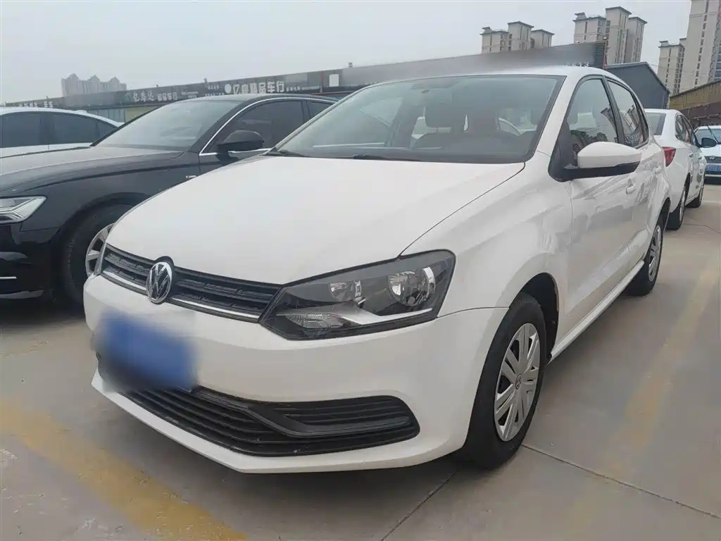 VOLKSWAGEN POLO 2016
