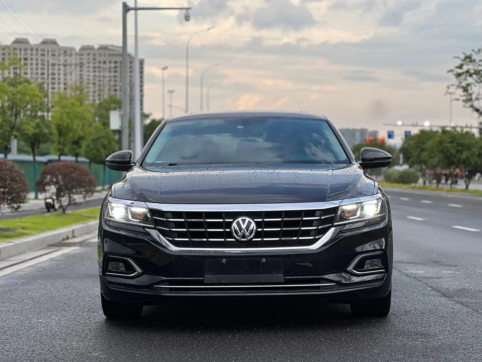 VOLKSWAGEN PASSAT 2019