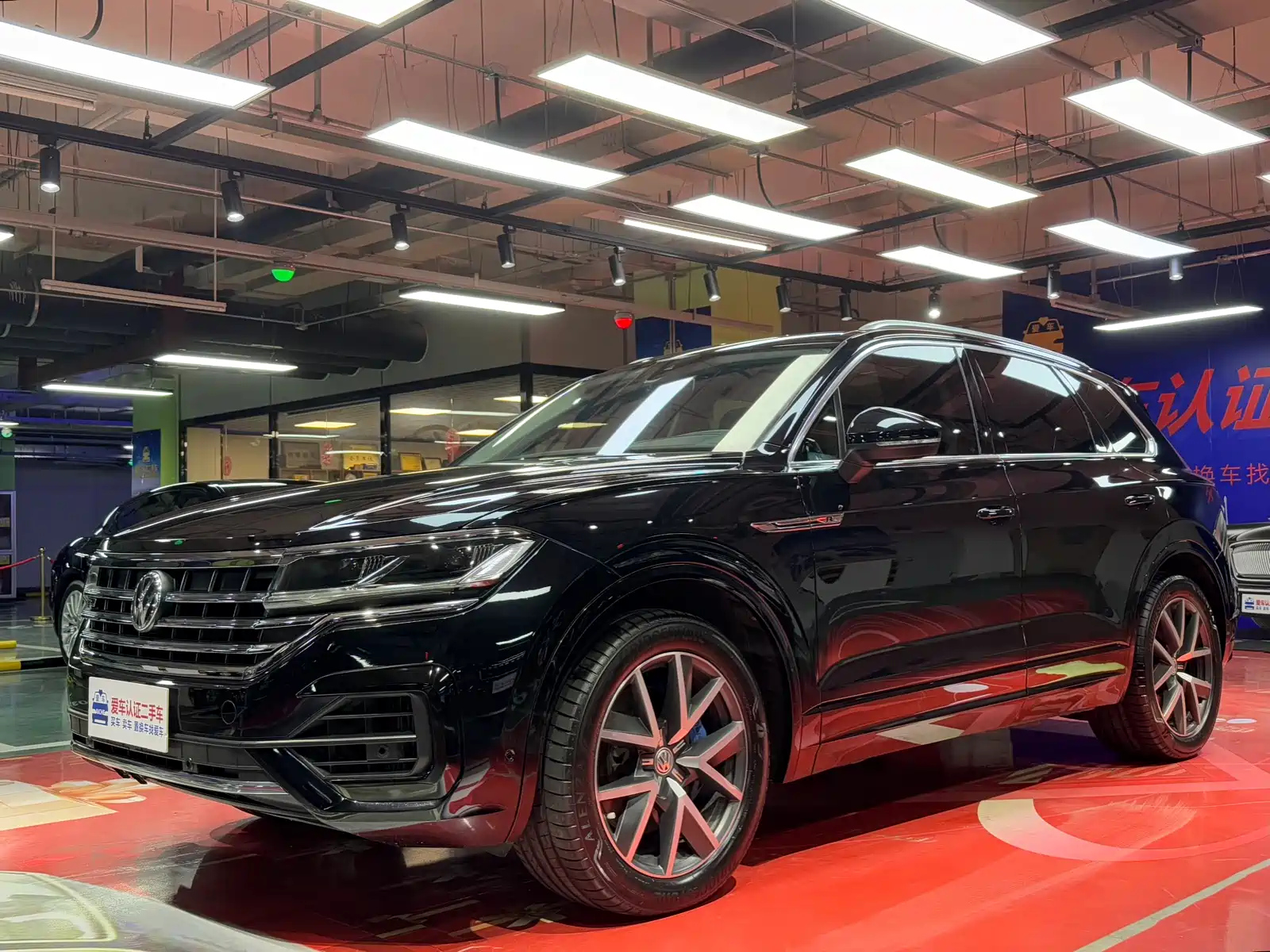 VOLKSWAGEN TOUAREG 2019