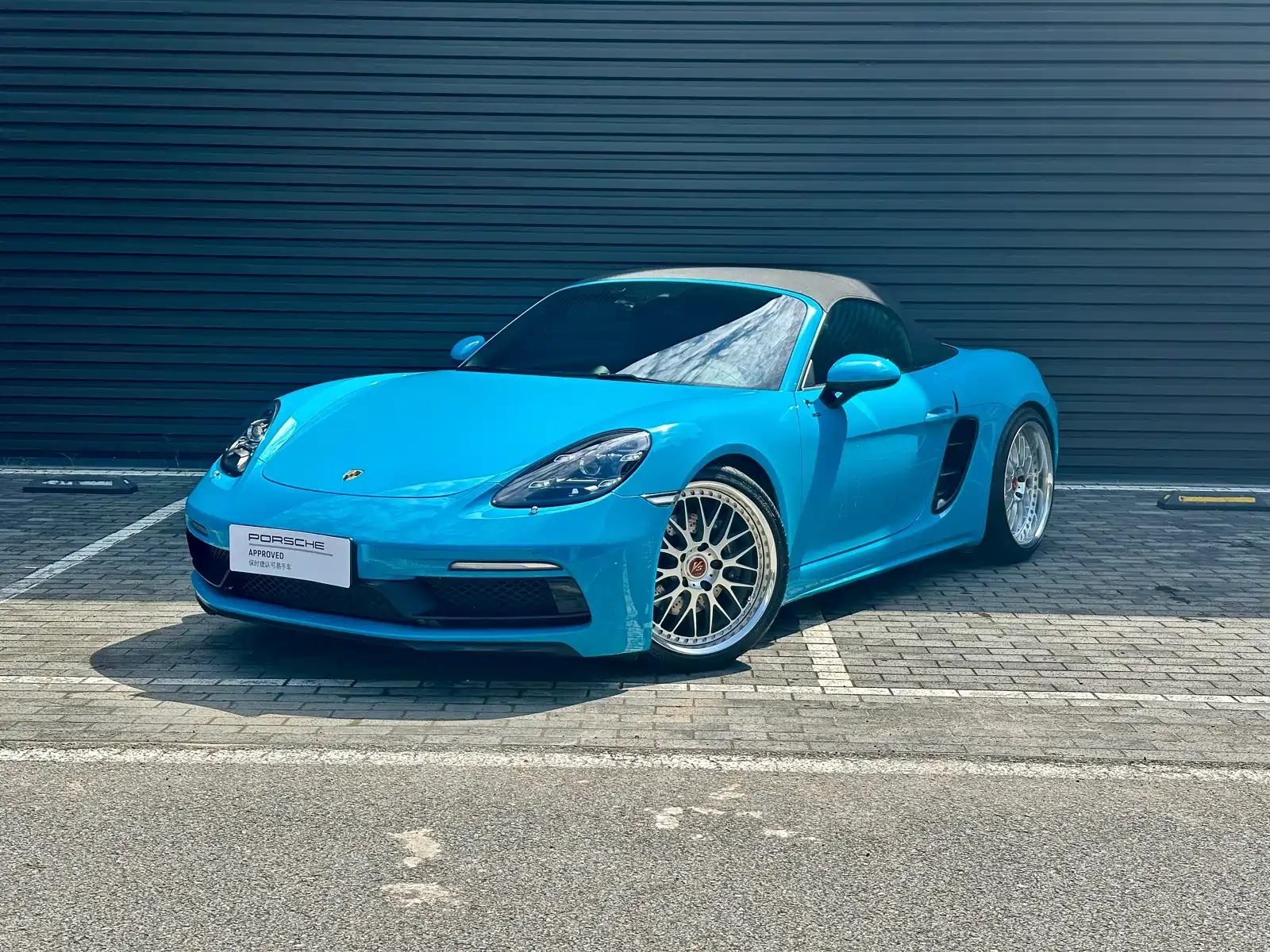 PORSCHE 718 2018