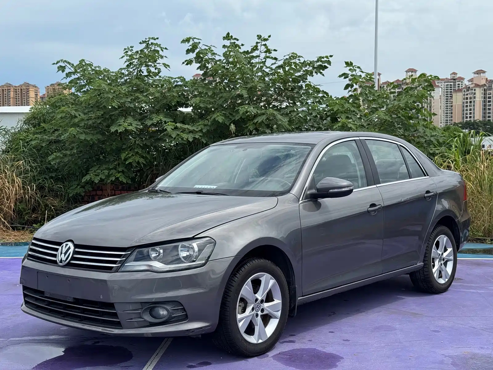VOLKSWAGEN BORA 2013