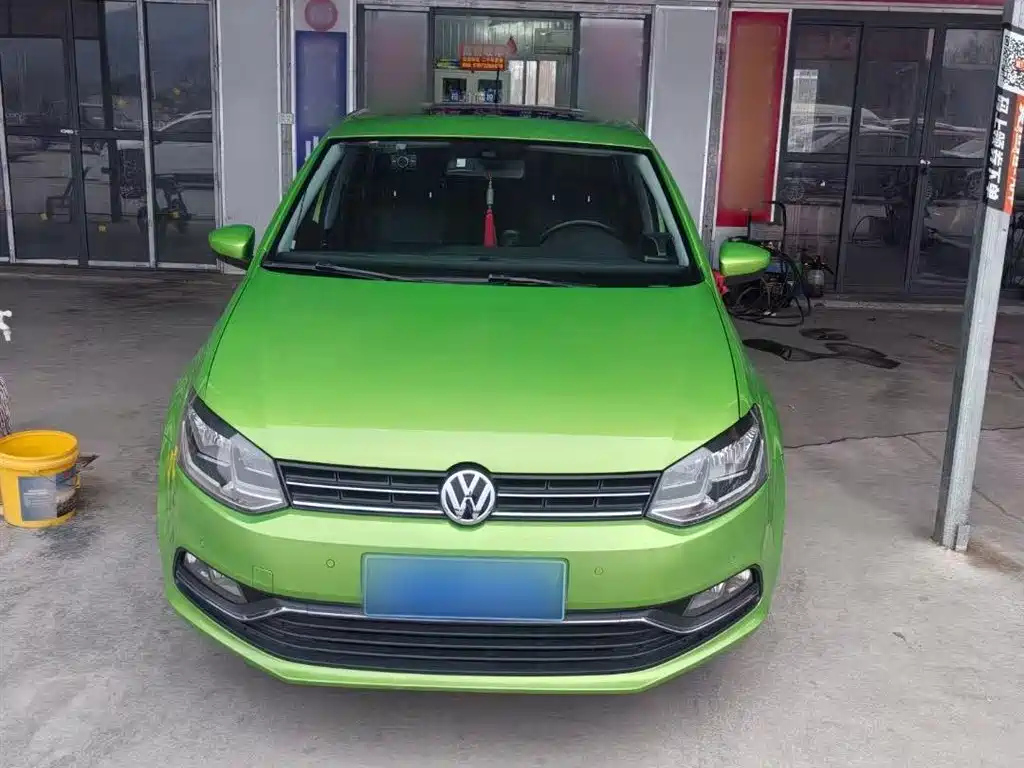 VOLKSWAGEN POLO 2014
