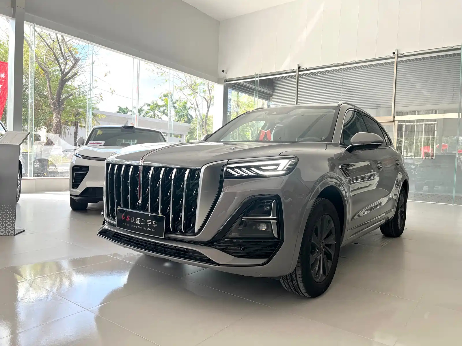 HONGQI HS5 2023