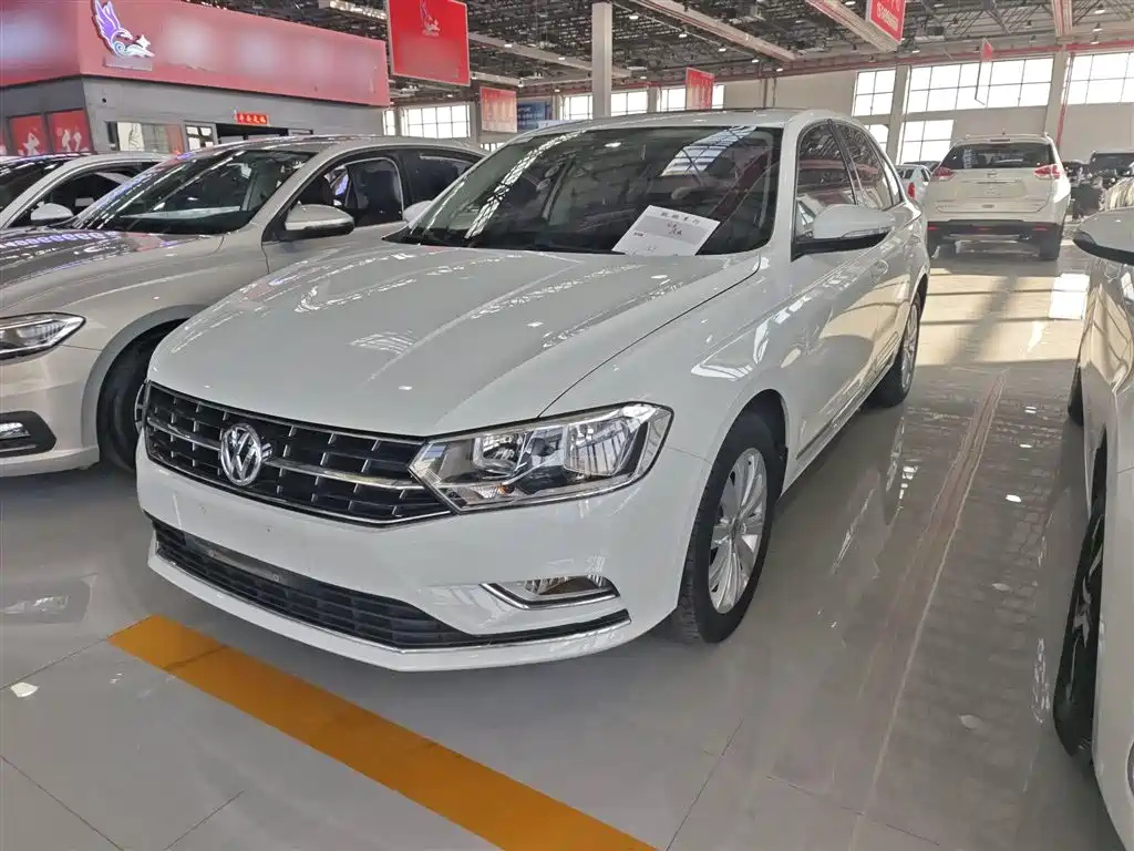 VOLKSWAGEN BORA 2016