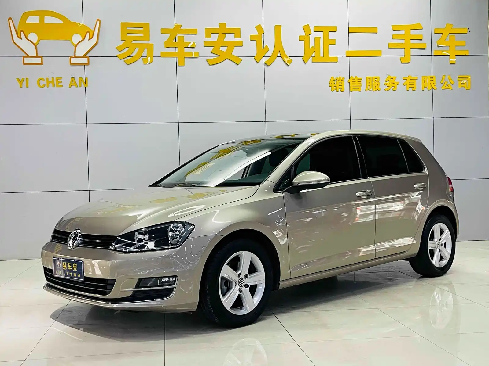 VOLKSWAGEN GOLF 2016