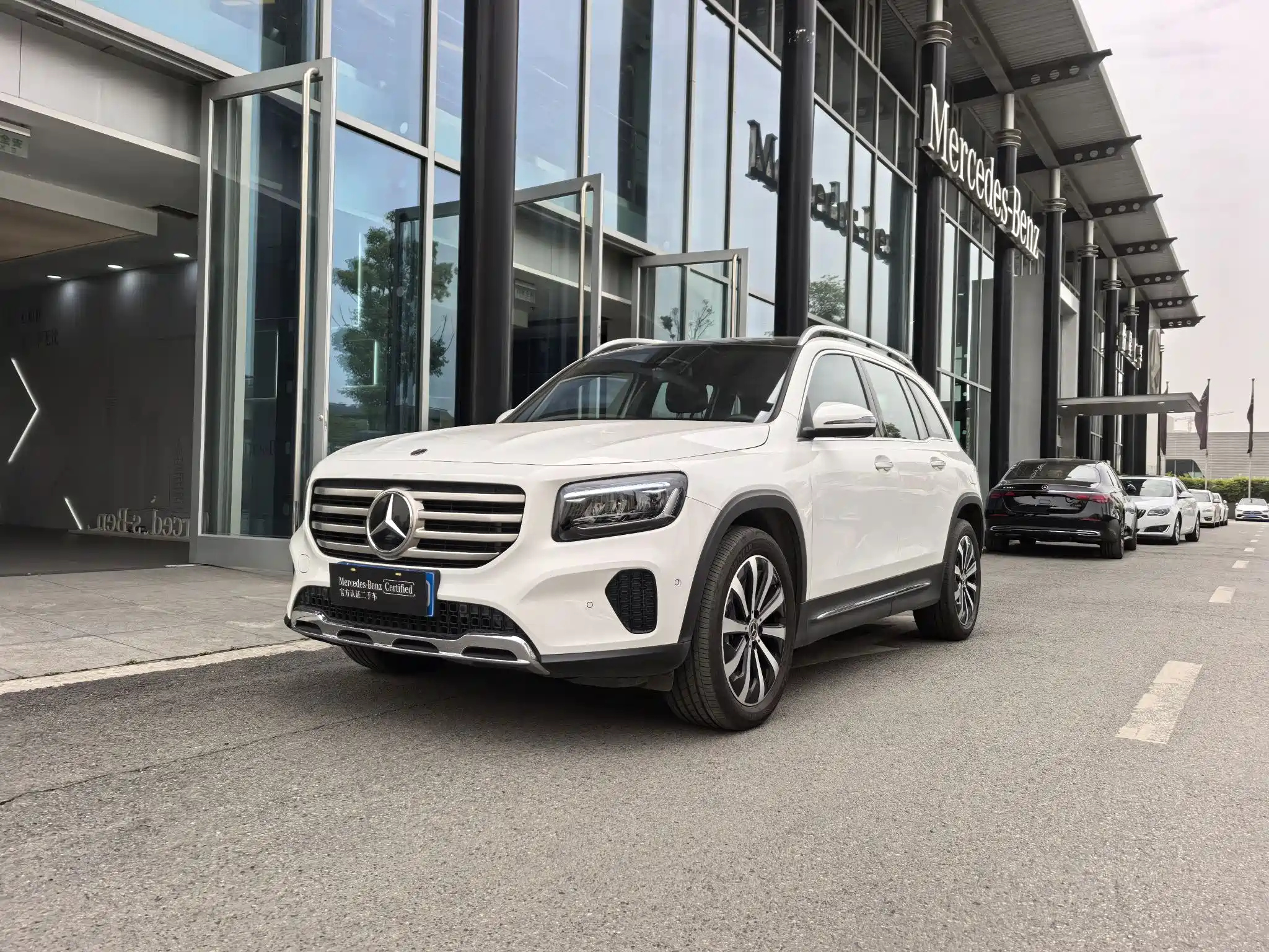 MERCEDES BENZ GLB 2024