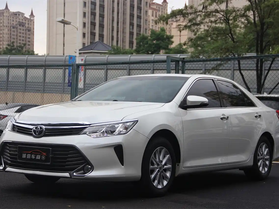 TOYOTA CAMRY 2015