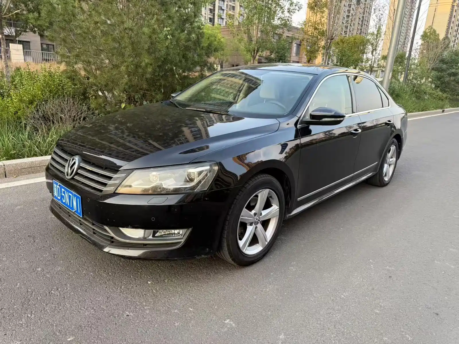 VOLKSWAGEN PASSAT 2014