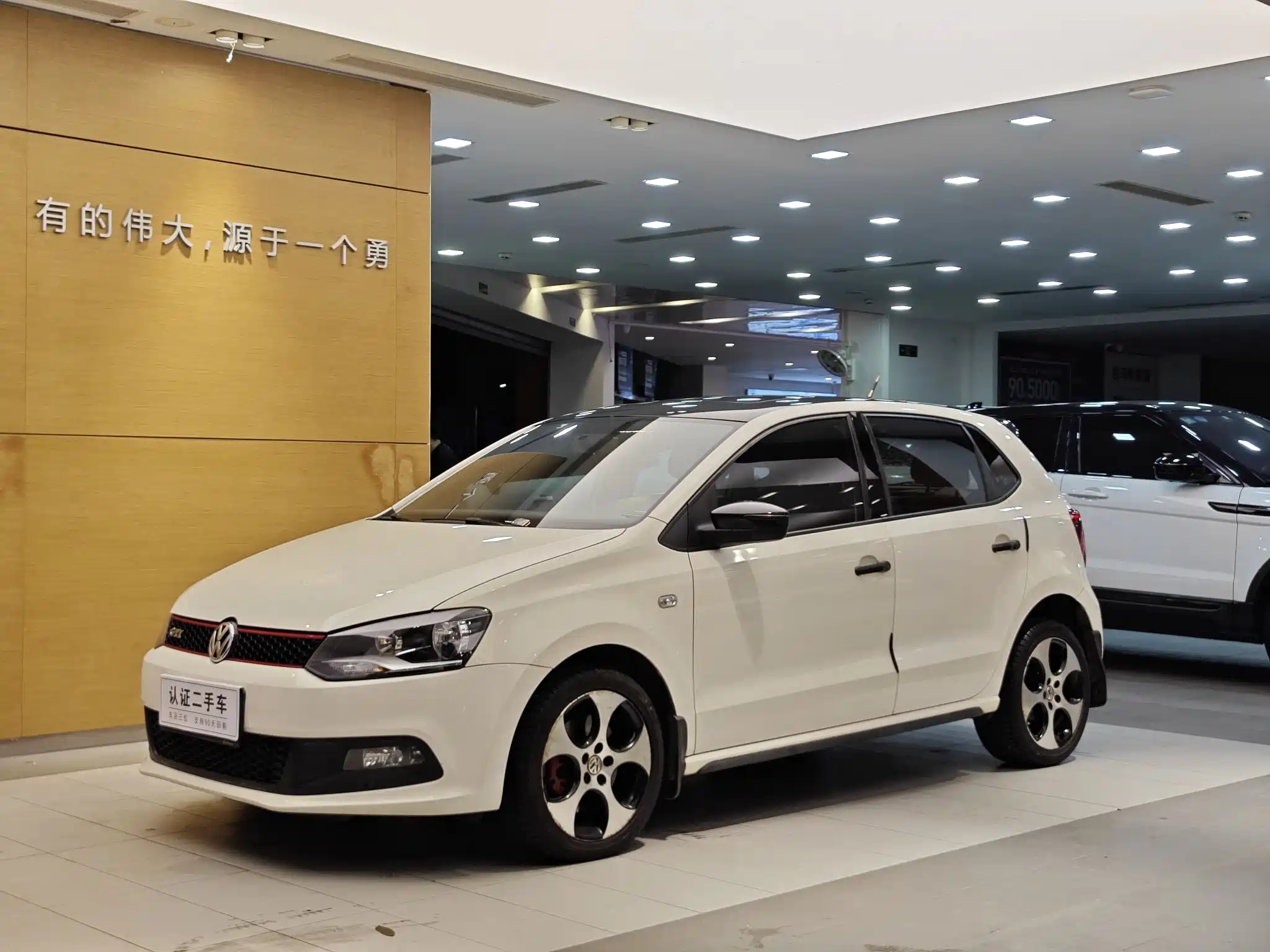 VOLKSWAGEN POLO 2012