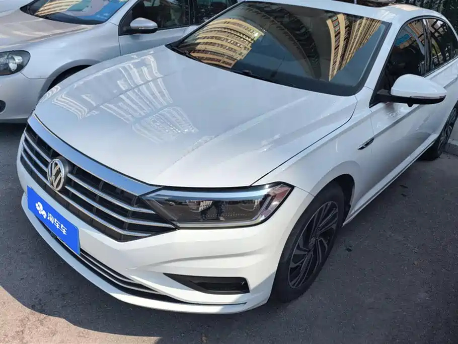 VOLKSWAGEN SAGITAR 2022