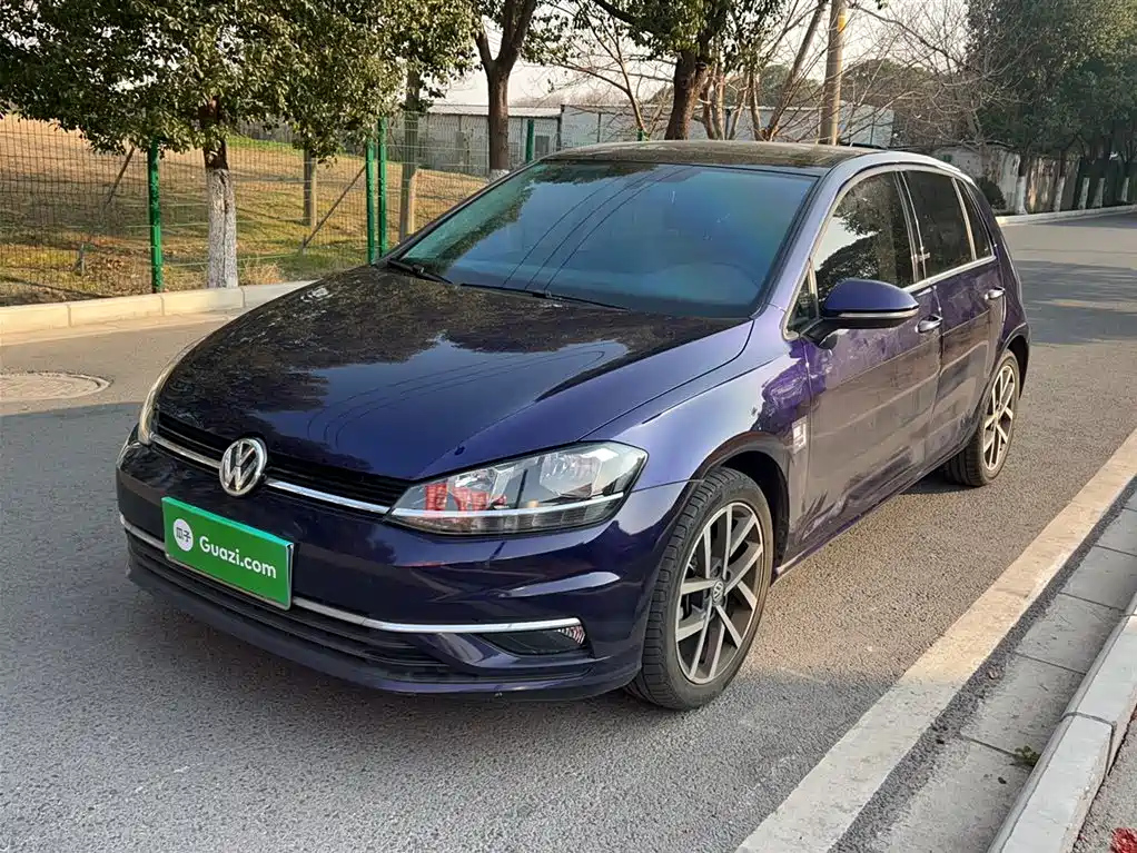 VOLKSWAGEN GOLF 2020