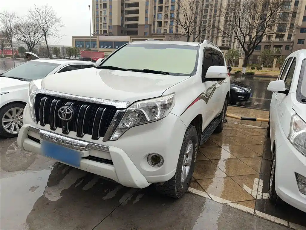 TOYOTA PRADO 2016