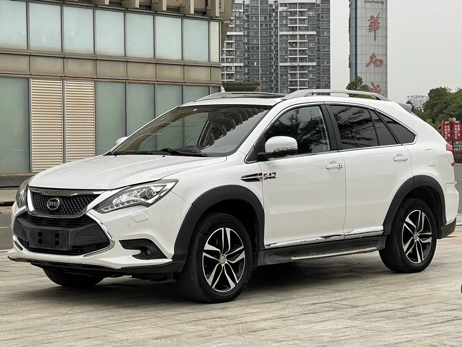 BYD TANG NEW ENERGY 2015