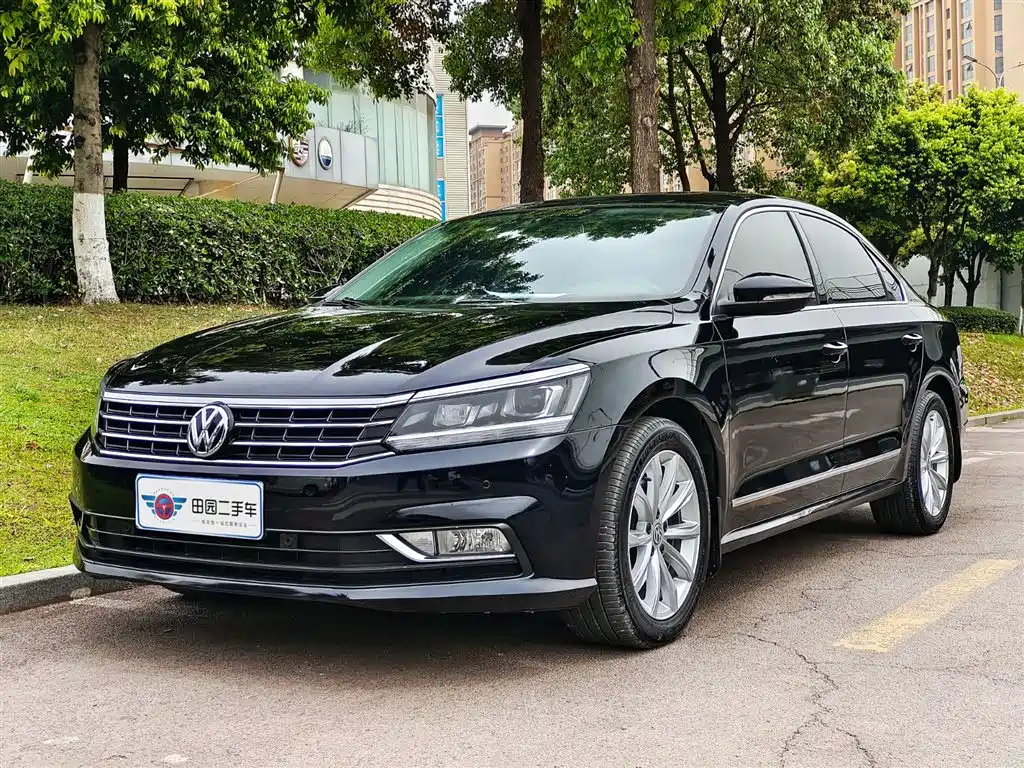VOLKSWAGEN PASSAT 2017