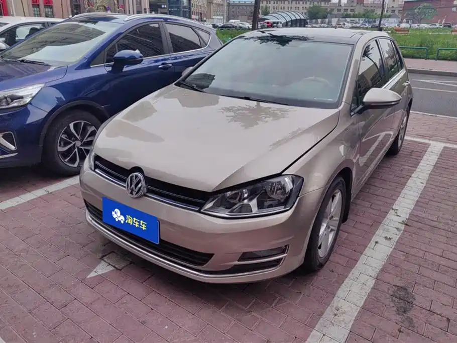 VOLKSWAGEN GOLF 2015