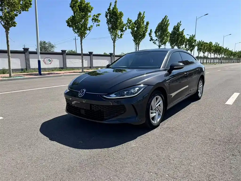 VOLKSWAGEN LAMANDO 2022