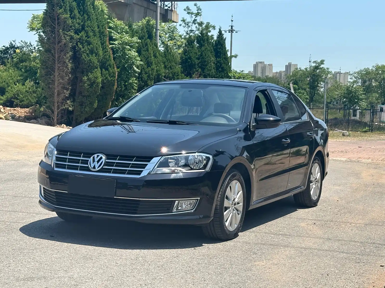 VOLKSWAGEN LAVIDA 2015