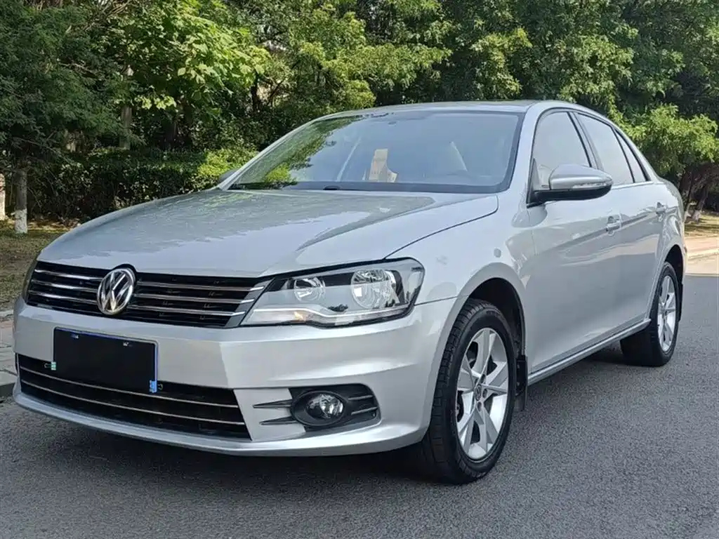 VOLKSWAGEN BORA 2014