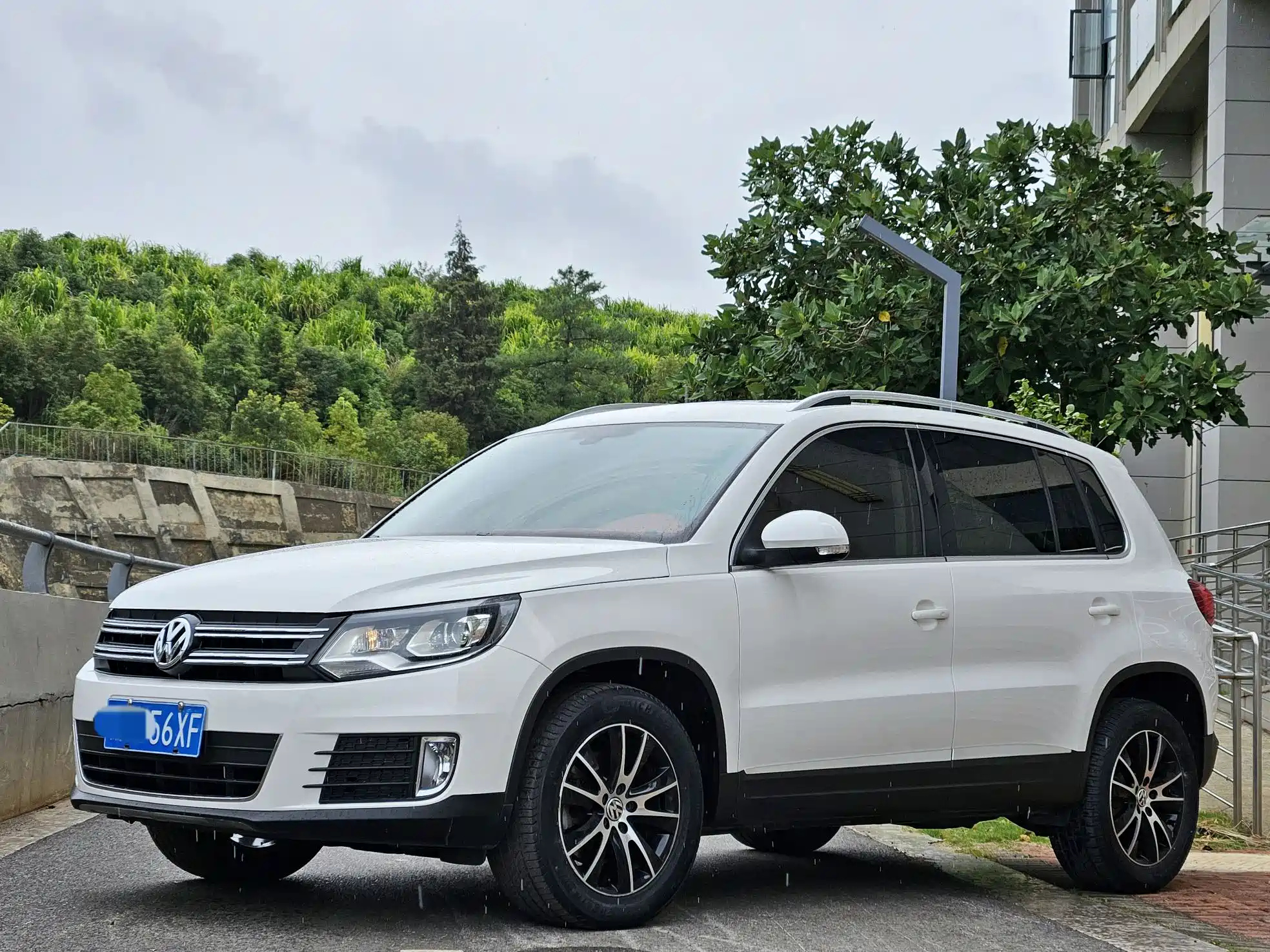 VOLKSWAGEN TIGUAN 2015