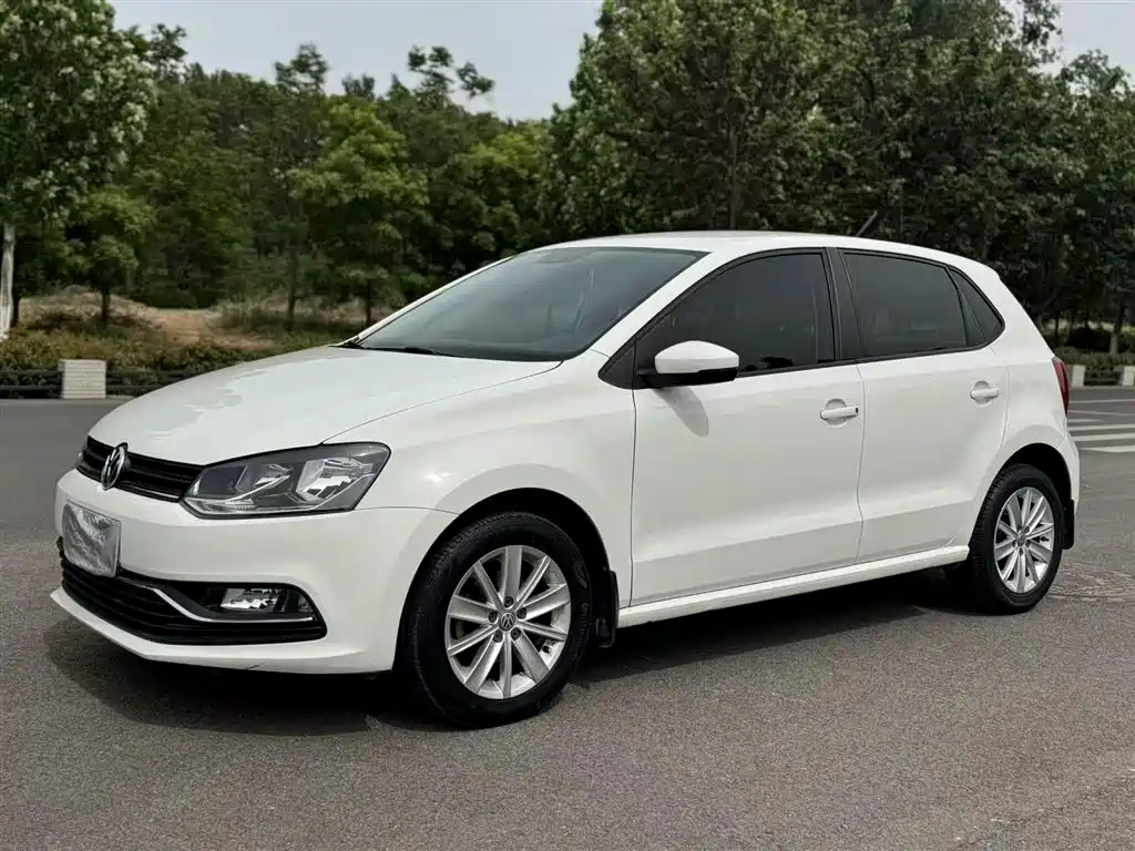 VOLKSWAGEN POLO 2014