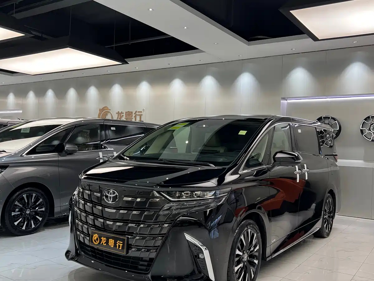 TOYOTA ALPHARD 2024
