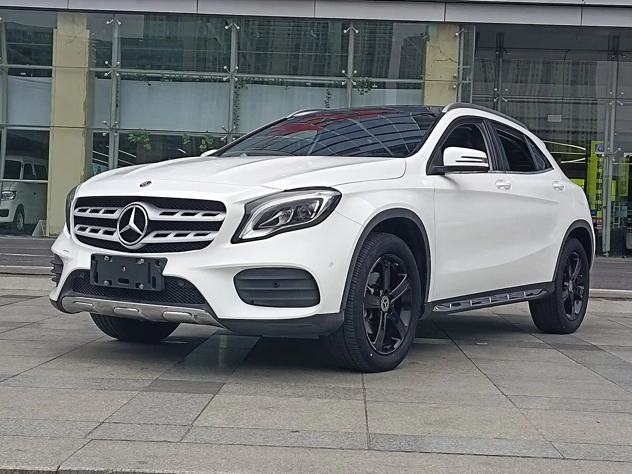 MERCEDES BENZ GLA 2019