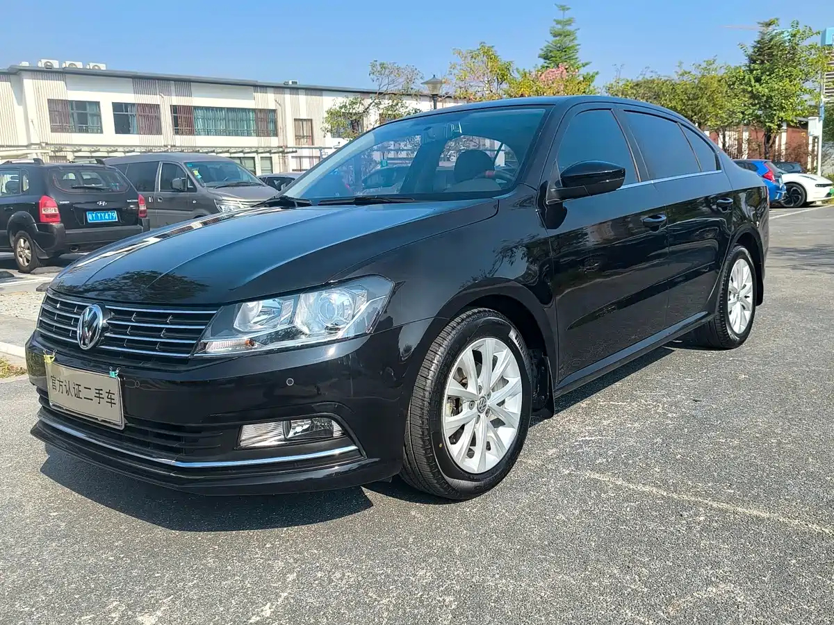 VOLKSWAGEN LAVIDA 2017