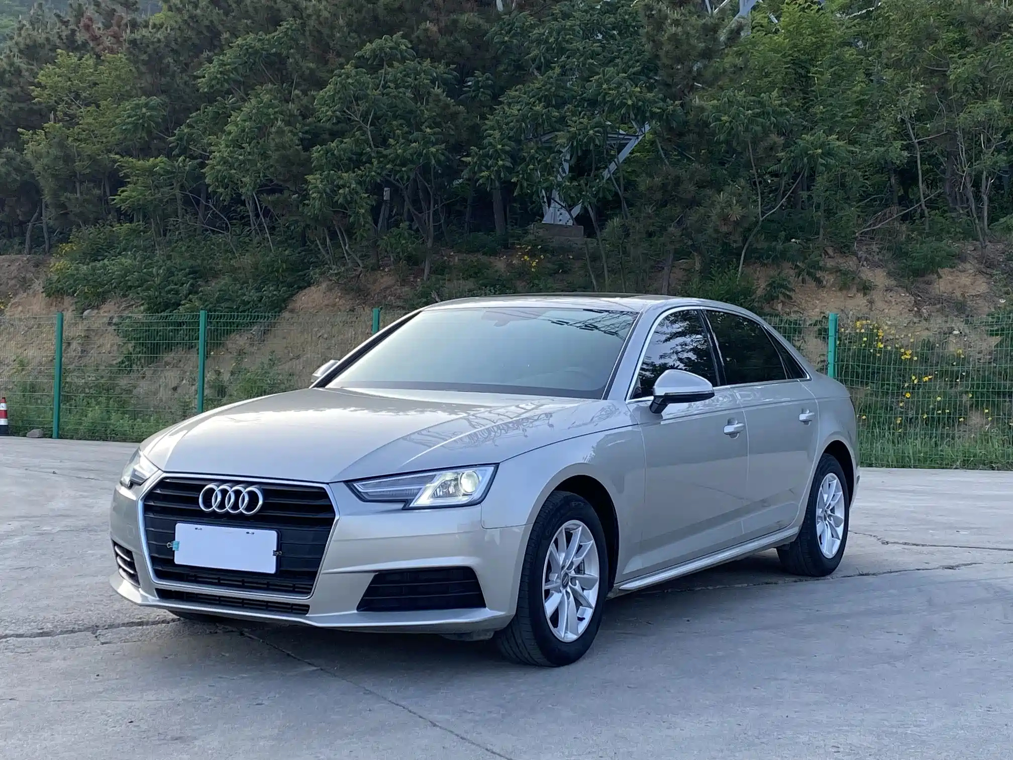 AUDI A4L 2017