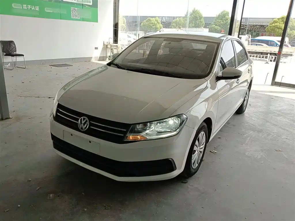 VOLKSWAGEN SANTANA 2016