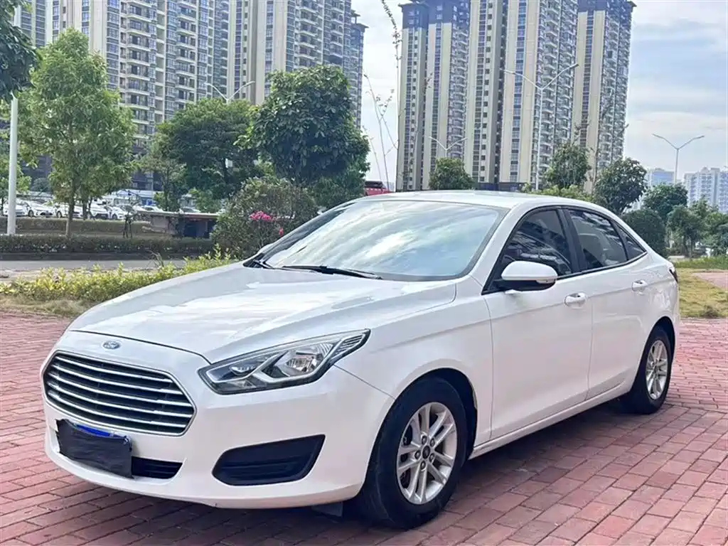 FORD ESCORT 2019