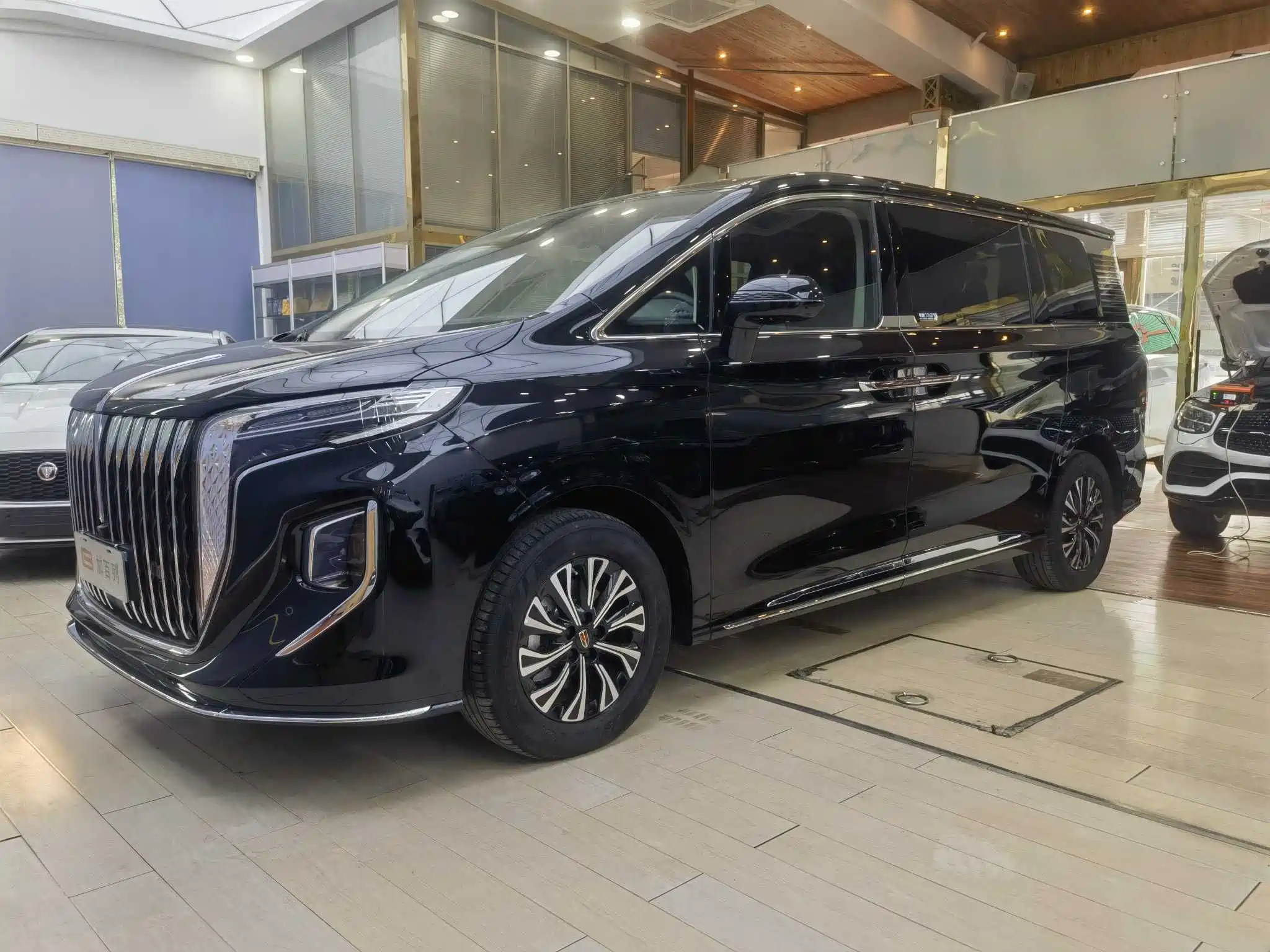 HONGQI HQ9 PHEV 2024