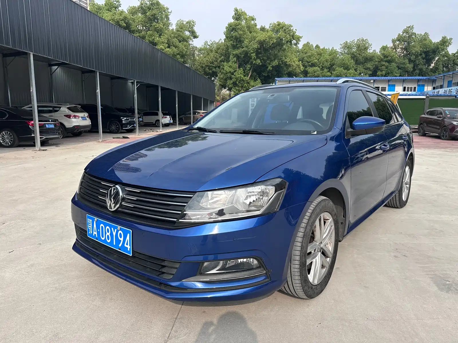VOLKSWAGEN LAVIDA 2015