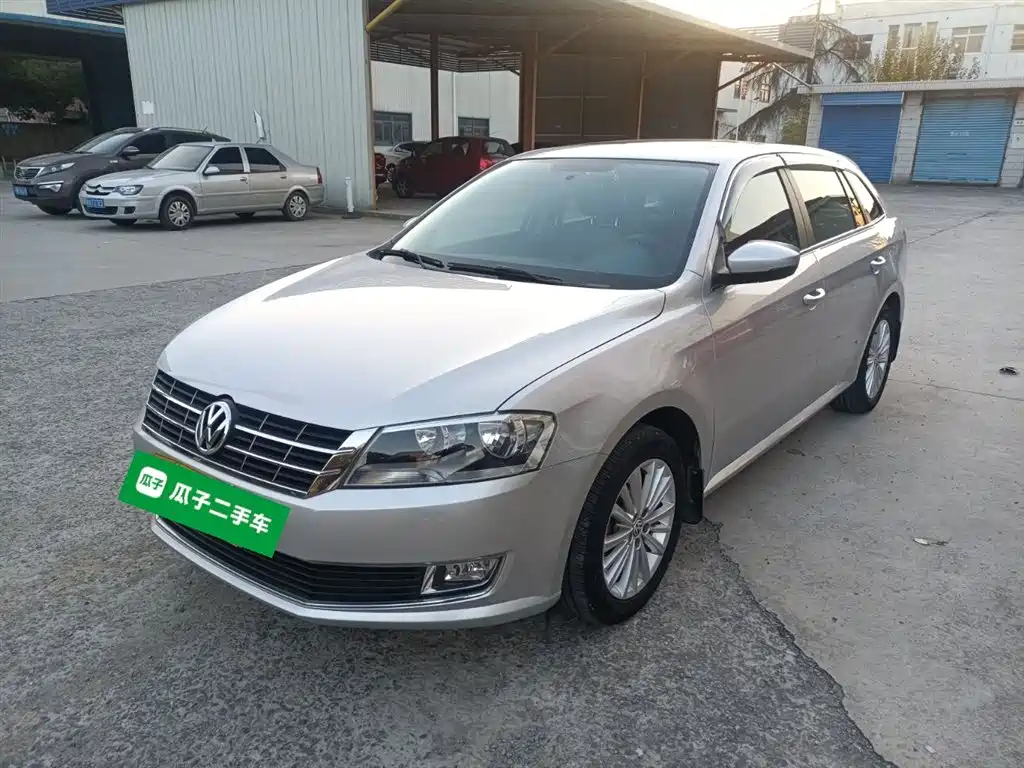 VOLKSWAGEN LAVIDA 2013