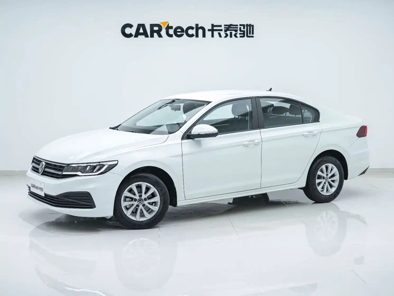 VOLKSWAGEN BORA 2021