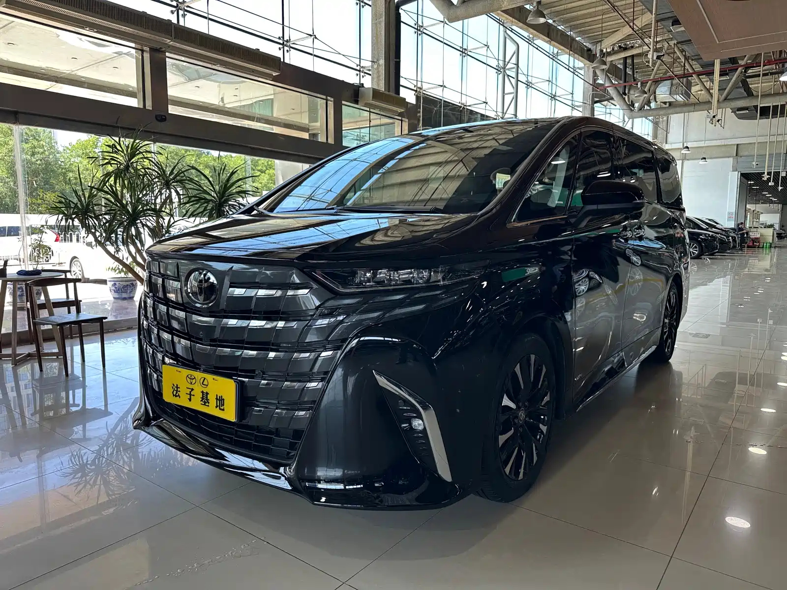 TOYOTA ALPHARD 2024