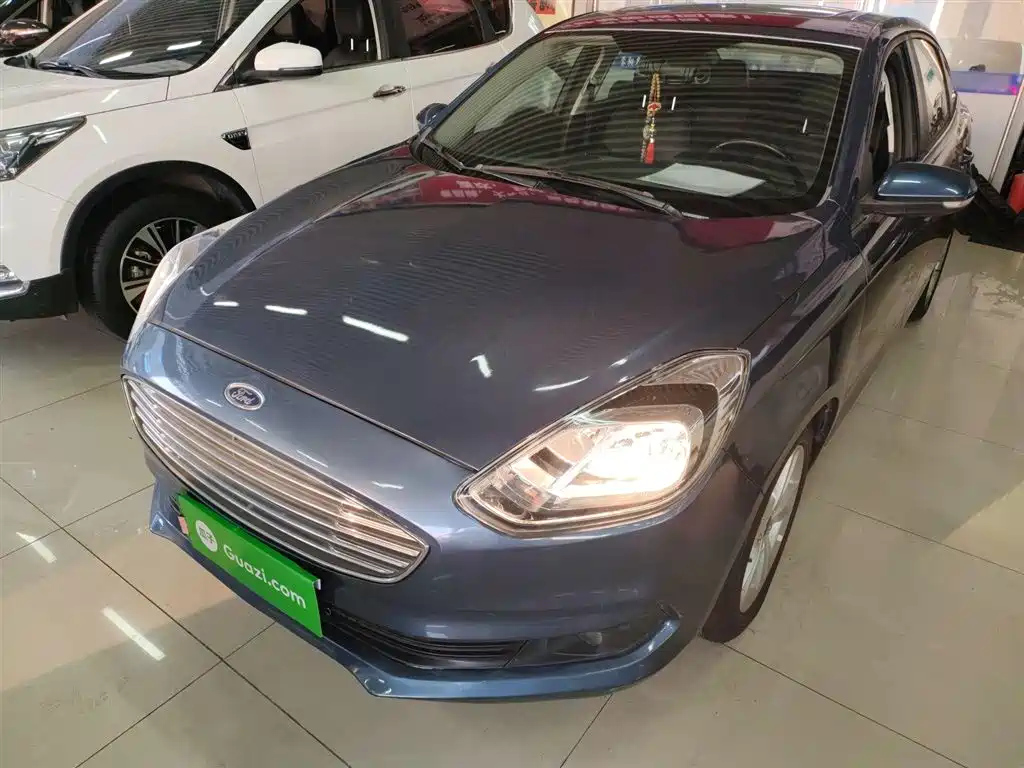 FORD ESCORT 2019