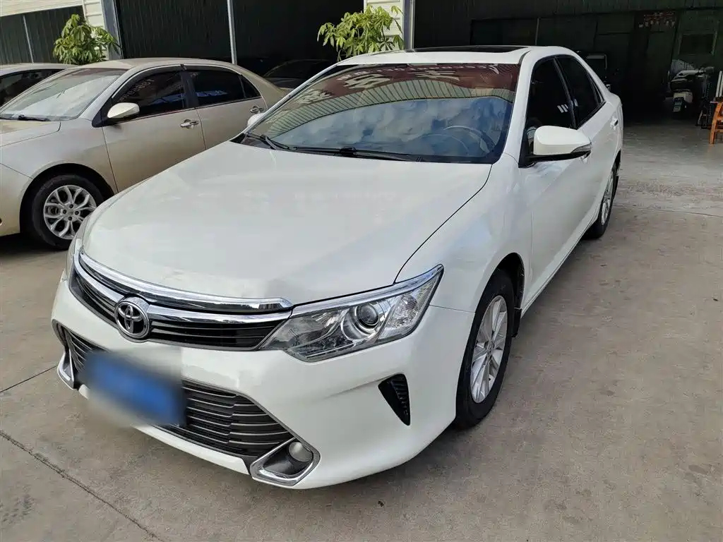 TOYOTA CAMRY 2015