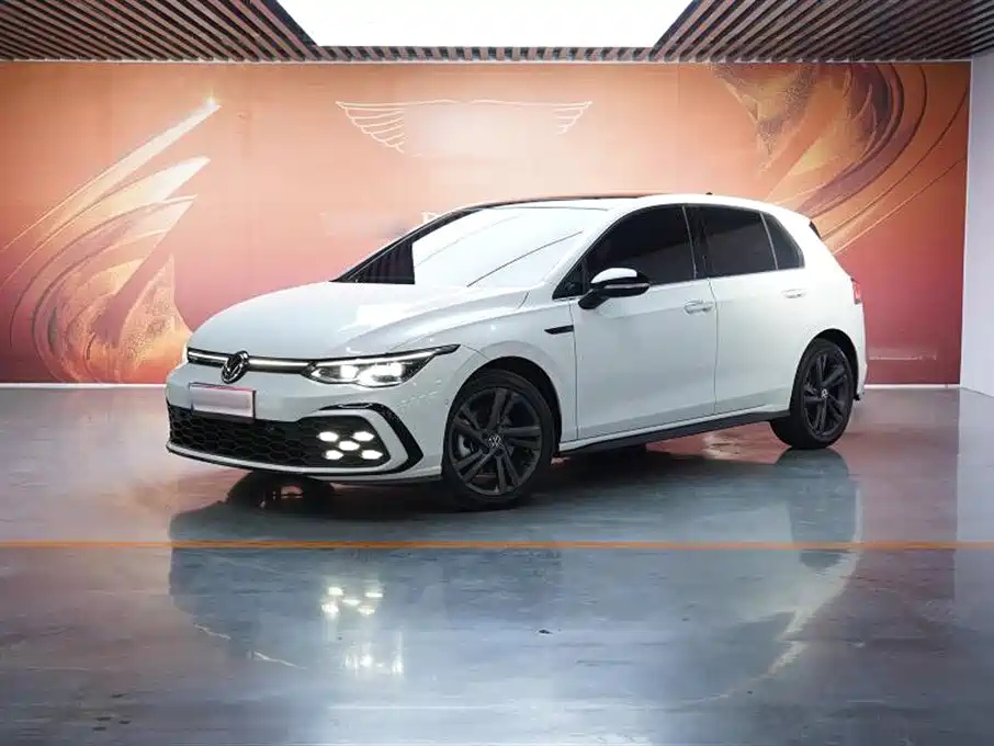 VOLKSWAGEN GOLF 2021