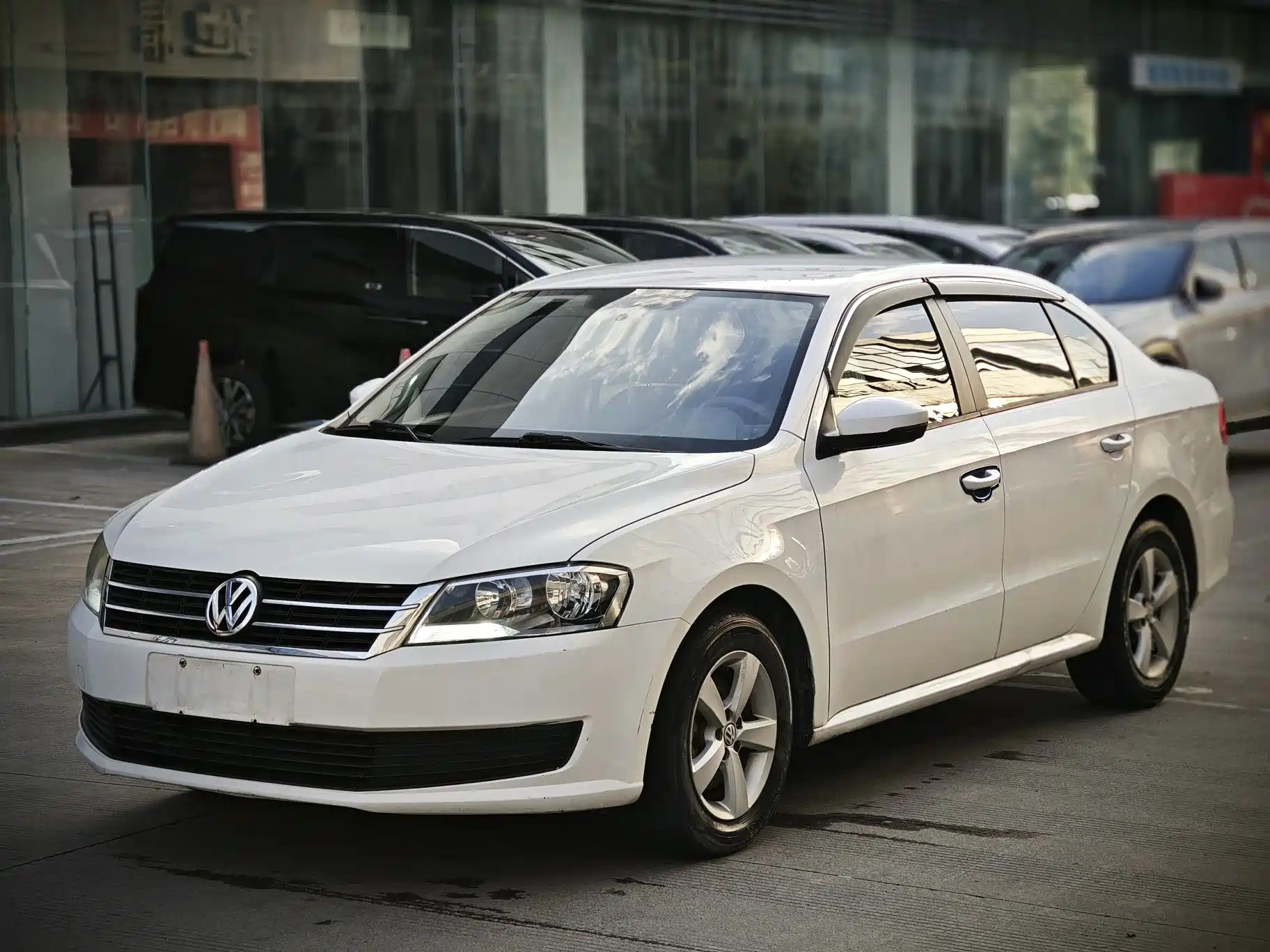 VOLKSWAGEN LAVIDA 2013