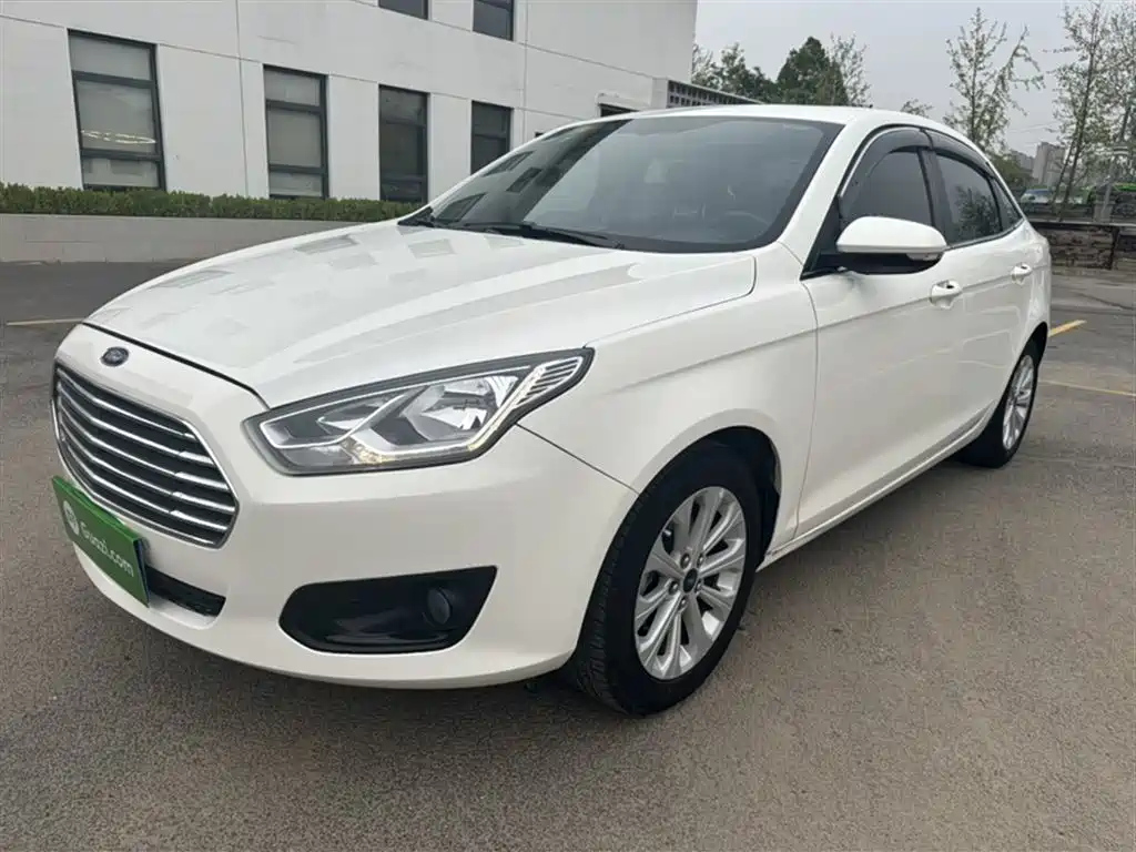 FORD ESCORT 2017