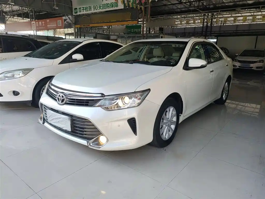 TOYOTA CAMRY 2015