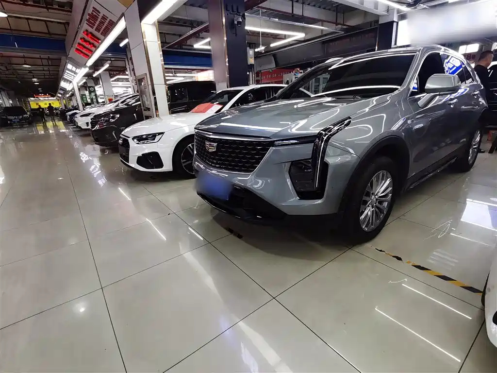 CADILLAC XT4 2024