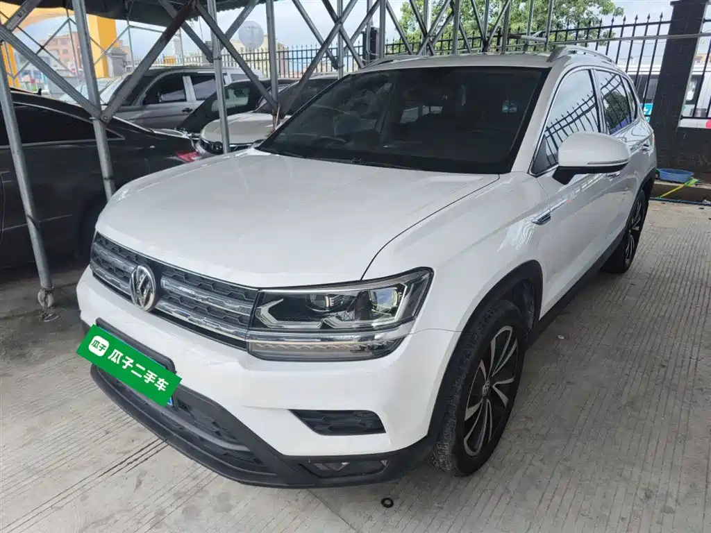 VOLKSWAGEN THARU 2019