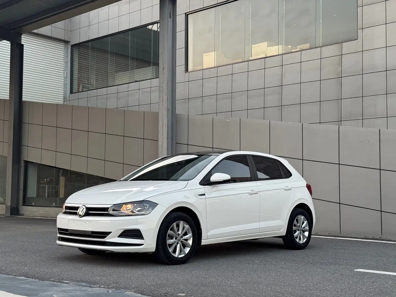 VOLKSWAGEN POLO 2019